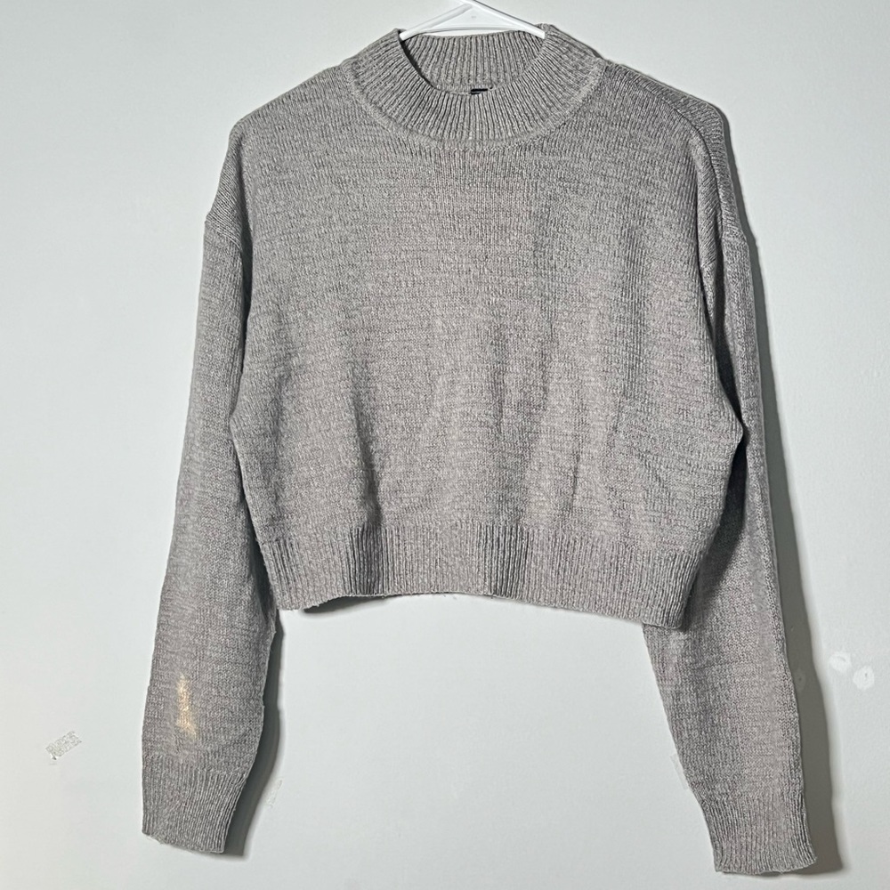 3/$10 🌸 H&M Divided Medium Gray Knit Extra Small Turtleneck Sweater